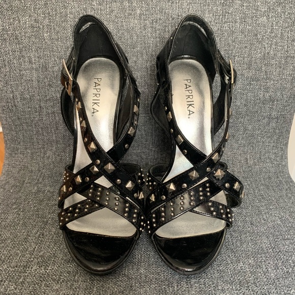 Strap Black Heels - Picture 2 of 4